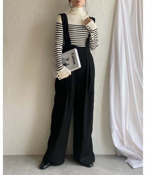 She's Closet(シーズクローゼット)の「袖ボタンハイネックタイト長袖リブタートルニットプルオーバー(ニット/セーター・レディース・ブラック×ホワイト/アイボリー/ブラック/ピンク/オレンジ/ブルー/グリーン/杢グレー/ライトブルー/ペールイエロー/ホワイト系その他/ブラック系その他/パープル/ブラック系その他2/レッド/チャコール/ダークオレンジ/グリーン系その他・FREE)」の21枚目の写真