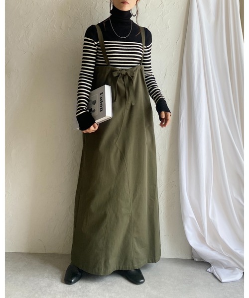 She's Closet(シーズクローゼット)の「袖ボタンハイネックタイト長袖リブタートルニットプルオーバー(ニット/セーター・レディース・ブラック×ホワイト/アイボリー/ブラック/ピンク/オレンジ/ブルー/グリーン/杢グレー/ライトブルー/ペールイエロー/ホワイト系その他/ブラック系その他/パープル/ブラック系その他2/レッド/チャコール/ダークオレンジ/グリーン系その他・FREE)」の19枚目の写真