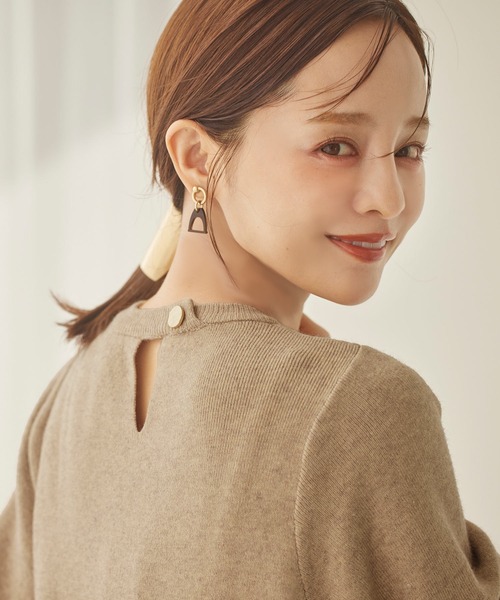 KOBE LETTUCE(コウベレタス)の「WEARISTA田中亜希子さんコラボ 袖ボリュームニットフレアワンピース(ワンピース・レディース・カーキ系/ブラック/ベージュ系・FREE)」の7枚目の写真
