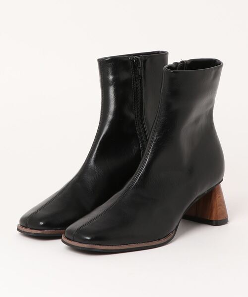 minia（ミニア）の「台形ヒールショートブーツ（ブーツ・レディース・ブラック/アイボリー/グレイッシュベージュ・S/M/L）」の8枚目の写真