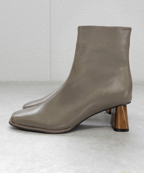 minia（ミニア）の「台形ヒールショートブーツ（ブーツ・レディース・ブラック/アイボリー/グレイッシュベージュ・S/M/L）」の10枚目の写真