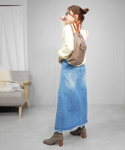 minia（ミニア）の「台形ヒールショートブーツ（ブーツ・レディース・ブラック/アイボリー/グレイッシュベージュ・S/M/L）」の12枚目の写真