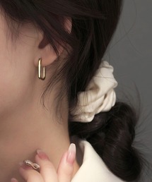 オーバルピアス