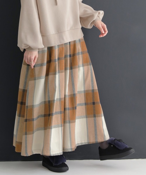 osharewalker（オシャレウォーカー）の「【廃盤】『ビッグチェック柄タックスカート』（スカート・レディース・レッド/キャメル/グリーン・1/2）」の2枚目の写真
