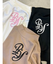 イニシャル刺繍スウェット