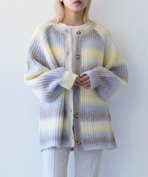 vingtrois（バントロア）の「【vingtrois】グラデーションニットカーディガン（カーディガン/ボレロ・レディース・オレンジ/アイボリー/ブルー・M）」の2枚目の写真