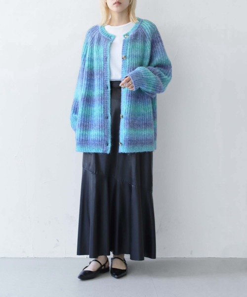 vingtrois（バントロア）の「【vingtrois】グラデーションニットカーディガン（カーディガン/ボレロ・レディース・オレンジ/アイボリー/ブルー・M）」の5枚目の写真