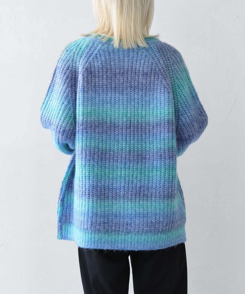 vingtrois（バントロア）の「【vingtrois】グラデーションニットカーディガン（カーディガン/ボレロ・レディース・オレンジ/アイボリー/ブルー・M）」の8枚目の写真