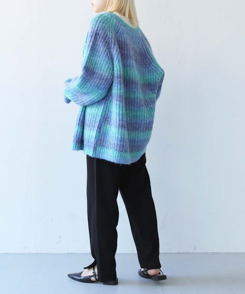 vingtrois（バントロア）の「【vingtrois】グラデーションニットカーディガン（カーディガン/ボレロ・レディース・オレンジ/アイボリー/ブルー・M）」の6枚目の写真