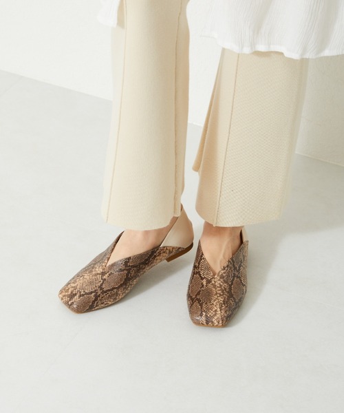 ORiental TRaffic(オリエンタルトラフィック)の「跳べるパンプス スクエアトゥバブーシュ R-3211(パンプス・レディース・ブラック/ブラック系その他/グリーン/ベージュ・33/34/35/36/37/38/39/40/41/42/43)」の3枚目の写真