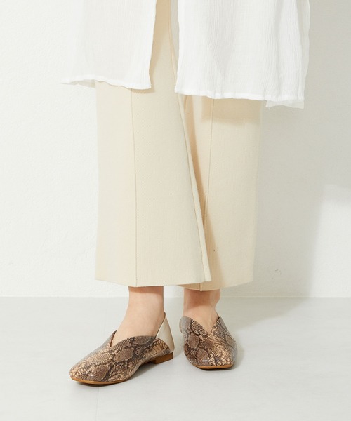 ORiental TRaffic(オリエンタルトラフィック)の「跳べるパンプス スクエアトゥバブーシュ R-3211(パンプス・レディース・ブラック/ブラック系その他/グリーン/ベージュ・33/34/35/36/37/38/39/40/41/42/43)」の13枚目の写真