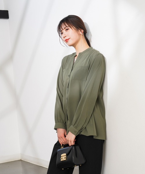 NAVY(ネイビー)の「とろみ前開き スキッパーカラー長袖シャツ(シャツ/ブラウス・レディース・カーキ/ブラック/ライトベージュ・フリー)」の3枚目の写真