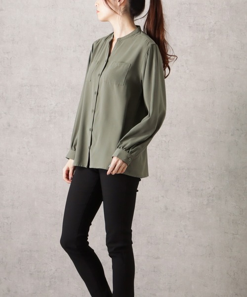NAVY(ネイビー)の「とろみ前開き スキッパーカラー長袖シャツ(シャツ/ブラウス・レディース・カーキ/ブラック/ライトベージュ・フリー)」の12枚目の写真