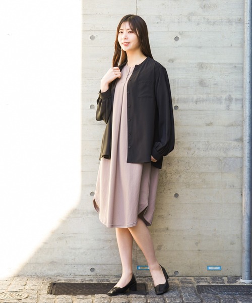 NAVY(ネイビー)の「とろみ前開き スキッパーカラー長袖シャツ(シャツ/ブラウス・レディース・カーキ/ブラック/ライトベージュ・フリー)」の14枚目の写真