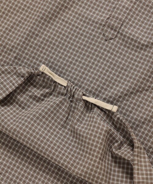 BEAMS(ビームス)の「BEAMS / チェック プルオーバー イージー シャツ(シャツ/ブラウス・メンズ・ブラック/ベージュ・S/M/L/XL)」の15枚目の写真