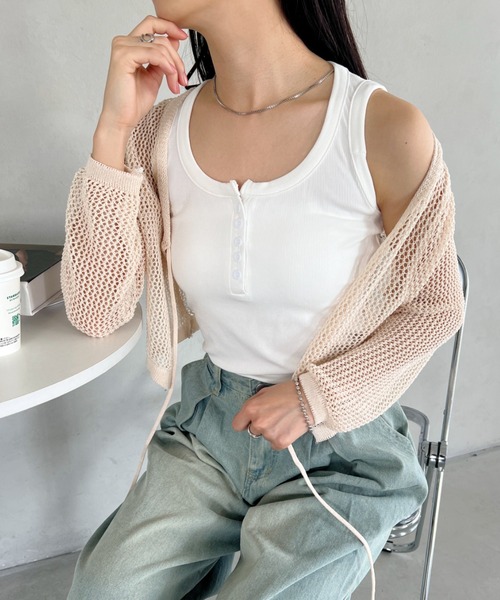 CLEA(クレア)の「ヘンリースクエアネックタンクトップインナー(タンクトップ・レディース・ホワイト/ブラウン/ブラック/グレー/チャコールグレー・FREE)」の7枚目の写真