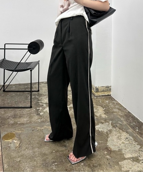 EPIMI E'PIMMY（エピミエピミー）の「サイドラインスラックス（スラックス・レディース・ブラック/グレー・SMALL/MEDIUM）」の2枚目の写真