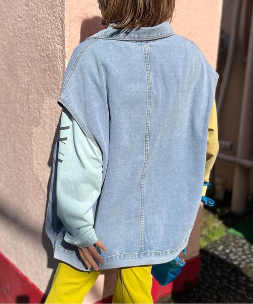 mi via loca（ミヴィアロカ）の「オーバーサイズデニムベスト（ベスト・レディース・ブルー・FREE）」の5枚目の写真
