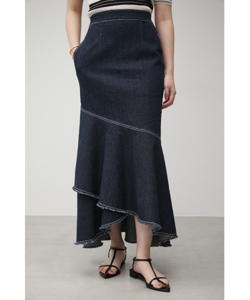 AZUL by moussy（アズールバイマウジー）の「MERMAID DENIM FLARE SKIRT/マーメイドデニムフレアスカート（デニムスカート・レディース・ワンウォッシュ/オフホワイト・MEDIUM/SMALL）」の2枚目の写真