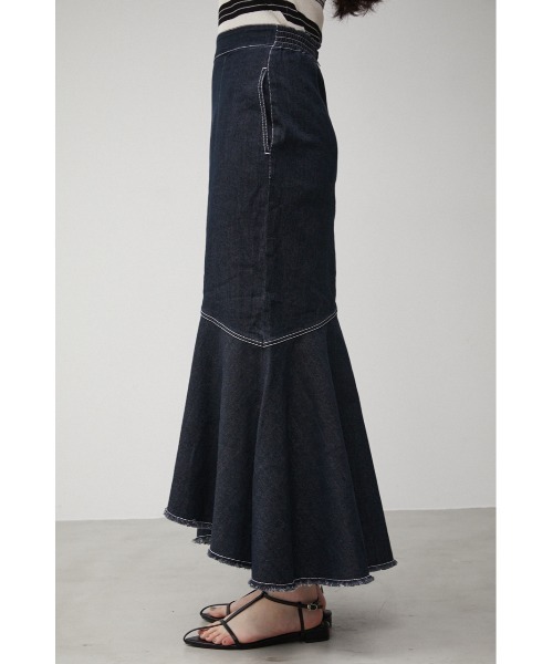 AZUL by moussy（アズールバイマウジー）の「MERMAID DENIM FLARE SKIRT/マーメイドデニムフレアスカート（デニムスカート・レディース・ワンウォッシュ/オフホワイト・MEDIUM/SMALL）」の8枚目の写真