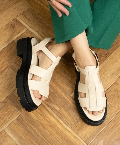 Fabby fabby（ファビィーファビィー）の「グルカバックバンドスポーツサンダル（サンダル・レディース・ブラック/オフホワイト・SMALL/MEDIUM/LARGE）」の2枚目の写真