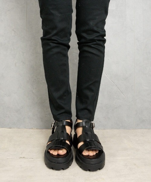 Fabby fabby（ファビィーファビィー）の「グルカバックバンドスポーツサンダル（サンダル・レディース・ブラック/オフホワイト・SMALL/MEDIUM/LARGE）」の11枚目の写真