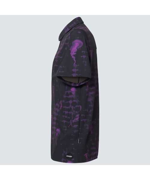 OAKLEY(オークリー)の「オークリー JELLYFISH RC SS BUTTON DOWN/ボタンシャツ/LIFESTYLE ライフスタイル/OAKLEY(シャツ/ブラウス・メンズ・ブラック×パープル・L/M/S)」の2枚目の写真