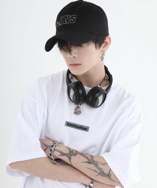 A'GEM9（エージェムナイン）の「A'GEM/9 × .kom『INSstudios/インスステュディオス』バックロゴ 半袖カットソー（Tシャツ/カットソー・メンズ・ホワイト/ブラック/ベージュ/グレー・L）」の5枚目の写真