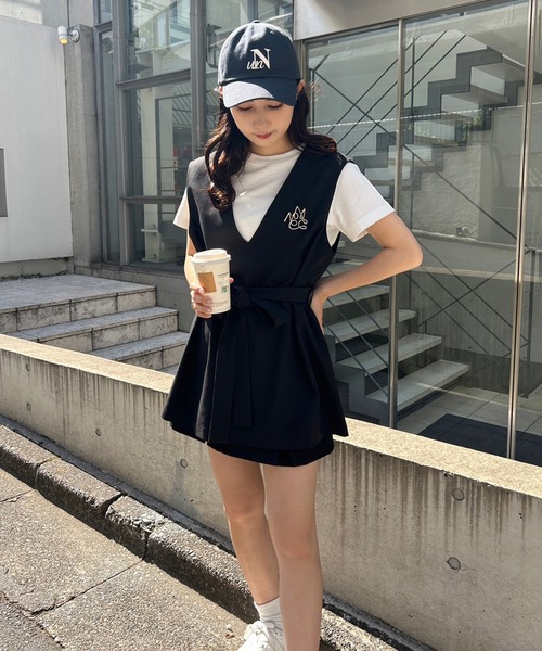 one after another NICE CLAUP（ワンアフターアナザーナイスクラップ）の「新色追加/NCロゴブローチ付きベスト（ベスト・レディース・ブラック/ブラック系その他/アイボリー・FREE）」の4枚目の写真