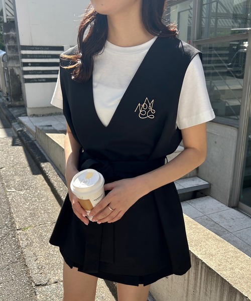 one after another NICE CLAUP（ワンアフターアナザーナイスクラップ）の「新色追加/NCロゴブローチ付きベスト（ベスト・レディース・ブラック/ブラック系その他/アイボリー・FREE）」の8枚目の写真