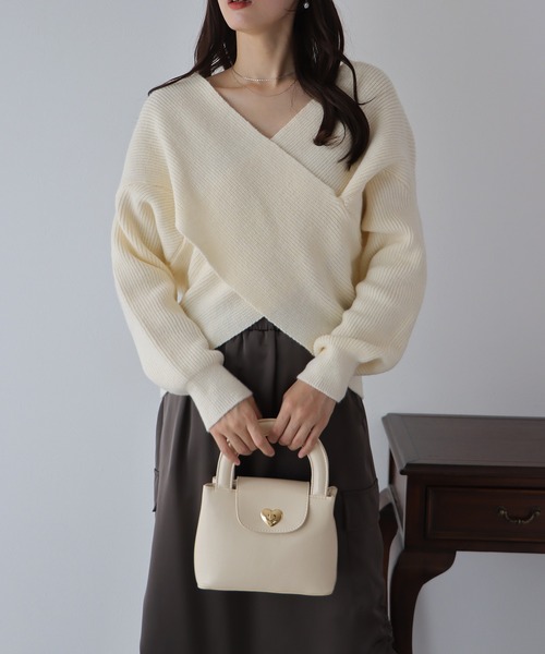 BLUEEAST（ブルーイースト）の「ハートモチーフスクエアバッグ（ハンドバッグ・レディース・ブラック/アイボリー・FREE）」の21枚目の写真