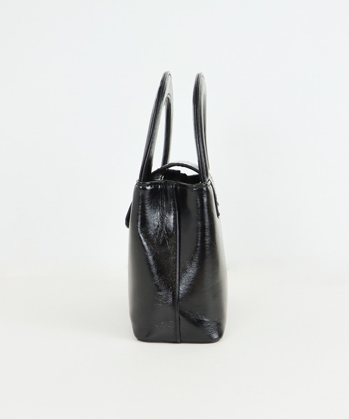 BLUEEAST（ブルーイースト）の「ハートモチーフスクエアバッグ（ハンドバッグ・レディース・ブラック/アイボリー・FREE）」の6枚目の写真