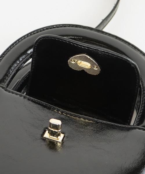 BLUEEAST（ブルーイースト）の「ハートモチーフスクエアバッグ（ハンドバッグ・レディース・ブラック/アイボリー・FREE）」の11枚目の写真