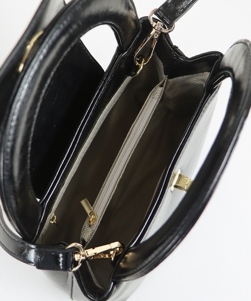 BLUEEAST（ブルーイースト）の「ハートモチーフスクエアバッグ（ハンドバッグ・レディース・ブラック/アイボリー・FREE）」の13枚目の写真