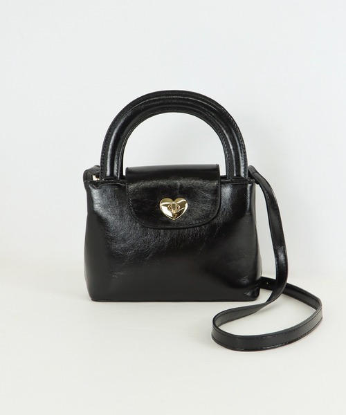 BLUEEAST（ブルーイースト）の「ハートモチーフスクエアバッグ（ハンドバッグ・レディース・ブラック/アイボリー・FREE）」の9枚目の写真