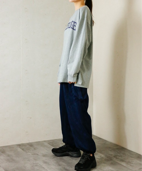 Per sist ence(パーシエンス)の「カレッジロゴプリントロンT(Tシャツ/カットソー・レディース・ベージュ/ブラック/オフホワイト/グレー・FREE)」の7枚目の写真