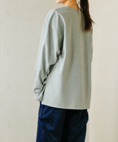 Per sist ence(パーシエンス)の「カレッジロゴプリントロンT(Tシャツ/カットソー・レディース・ベージュ/ブラック/オフホワイト/グレー・FREE)」の9枚目の写真