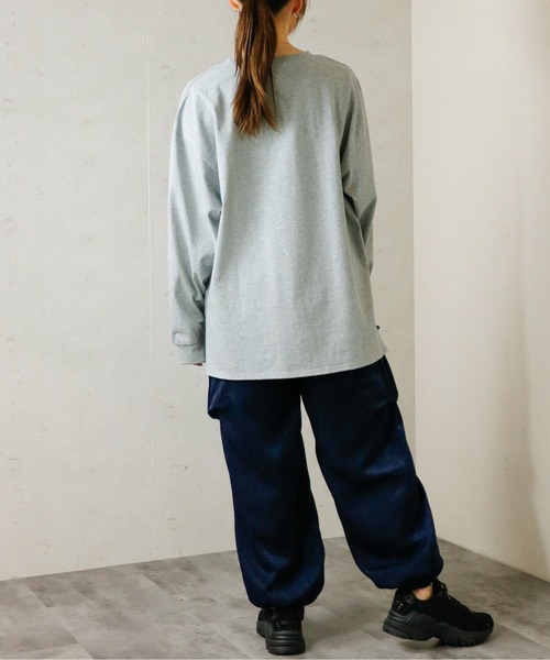 Per sist ence(パーシエンス)の「カレッジロゴプリントロンT(Tシャツ/カットソー・レディース・ベージュ/ブラック/オフホワイト/グレー・FREE)」の10枚目の写真