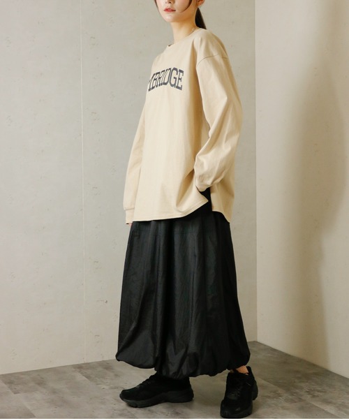 Per sist ence(パーシエンス)の「カレッジロゴプリントロンT(Tシャツ/カットソー・レディース・ベージュ/ブラック/オフホワイト/グレー・FREE)」の15枚目の写真