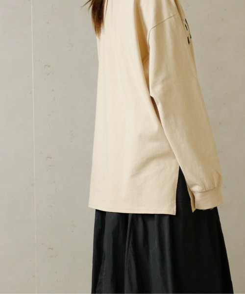Per sist ence(パーシエンス)の「カレッジロゴプリントロンT(Tシャツ/カットソー・レディース・ベージュ/ブラック/オフホワイト/グレー・FREE)」の17枚目の写真