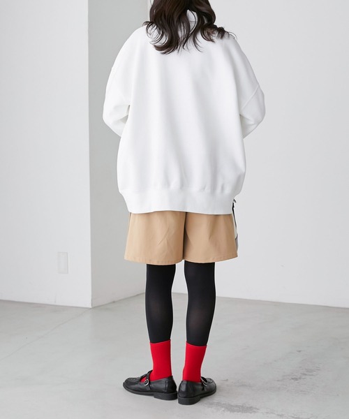 BONLECILL(ボンルシール)の「裏起毛 カレッジロゴプリント BIGシルエットスウェット(スウェット・レディース・パープル/ネイビー/オフホワイト/ブルー/オートミール/ベージュ・FREE)」の12枚目の写真