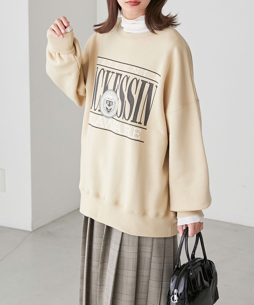 BONLECILL(ボンルシール)の「裏起毛 カレッジロゴプリント BIGシルエットスウェット(スウェット・レディース・パープル/ネイビー/オフホワイト/ブルー/オートミール/ベージュ・FREE)」の15枚目の写真
