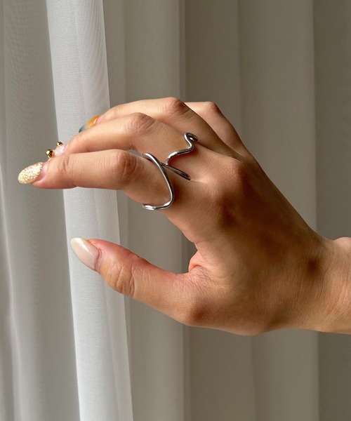 GOLDY（ゴールディ）の「〈GOLDY/ゴールディ〉2SETアートラインリング（リング・レディース・シルバー/ゴールド・FREE）」の5枚目の写真