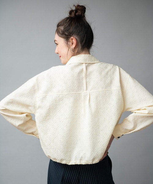 COMMRE（コムル）の「ドロスト入り刺繍ショートシャツ（シャツ/ブラウス・レディース・ブラック/アイボリー/ブルー・FREE）」の6枚目の写真