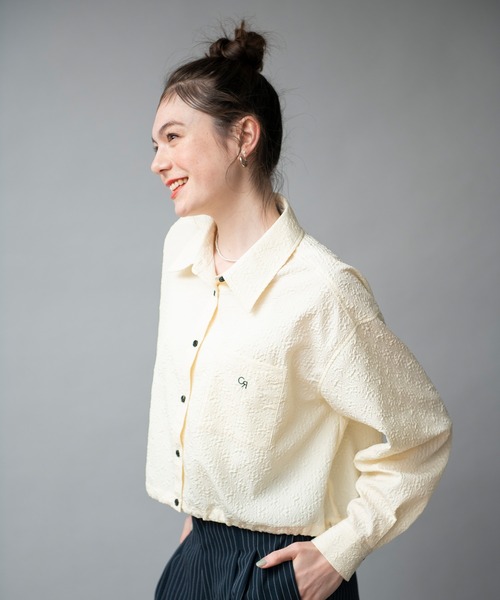 COMMRE（コムル）の「ドロスト入り刺繍ショートシャツ（シャツ/ブラウス・レディース・ブラック/アイボリー/ブルー・FREE）」の8枚目の写真