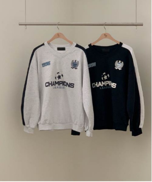 BEIDELLI（ベイデリー）の「[BELLIDE MADE] サッカーデザインオーバーフィットVネックスウェット（スウェット・レディース・ネイビー/グレー系その他・FREE）」の14枚目の写真