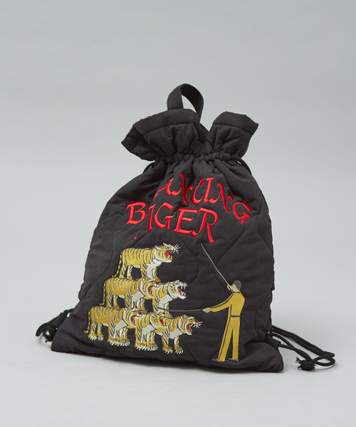 ABAHOUSE（アバハウス）の「スーベニア刺繍キルティングバッグ/GOLF PUNK /ユニセックス（バックパック/リュック・メンズ・ホワイト/グレイッシュブルー/ブラック・フリー）」の4枚目の写真