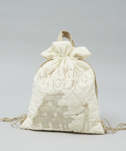 ABAHOUSE（アバハウス）の「スーベニア刺繍キルティングバッグ/GOLF PUNK /ユニセックス（バックパック/リュック・メンズ・ホワイト/グレイッシュブルー/ブラック・フリー）」の16枚目の写真