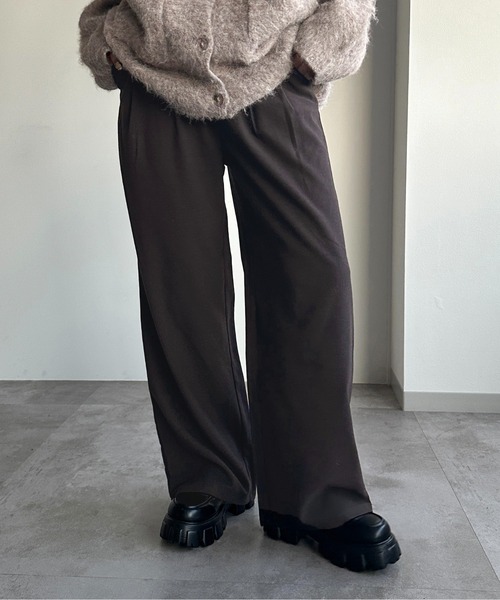 apres jour mignon（アプレジュールミニョン）の「ゆるストレートパンツ【ZOZOTOWN限定アイテム】（スラックス・レディース・モカ/ブルー系その他/ネイビー/チャコールグレー/ブラック・MEDIUM/X-LARGE/SMALL）」の15枚目の写真