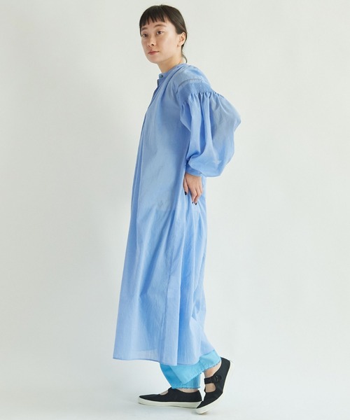 yuni キャッチワッシャー 2way シャーリングスリーブ シャツワンピース yuni（ユニ ）の「キャッチワッシャー 2way シャーリング